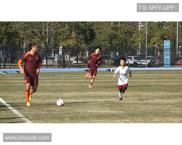 徐涵足球：从青涩少年到职业球员的成长之路与梦想追逐